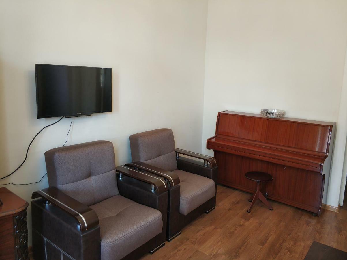 Apartment Medea Batoumi Extérieur photo